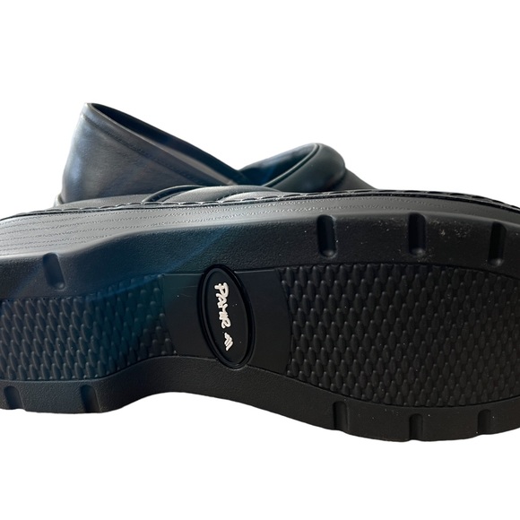 Black Clogs: women’s size 11 leather upper - Picture 3 of 8